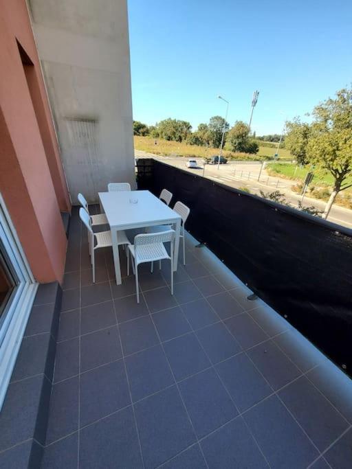 T4 Terrasse Et Box - Groupama Stadium-Eurexpo-Lyon Meyzieu Exterior foto